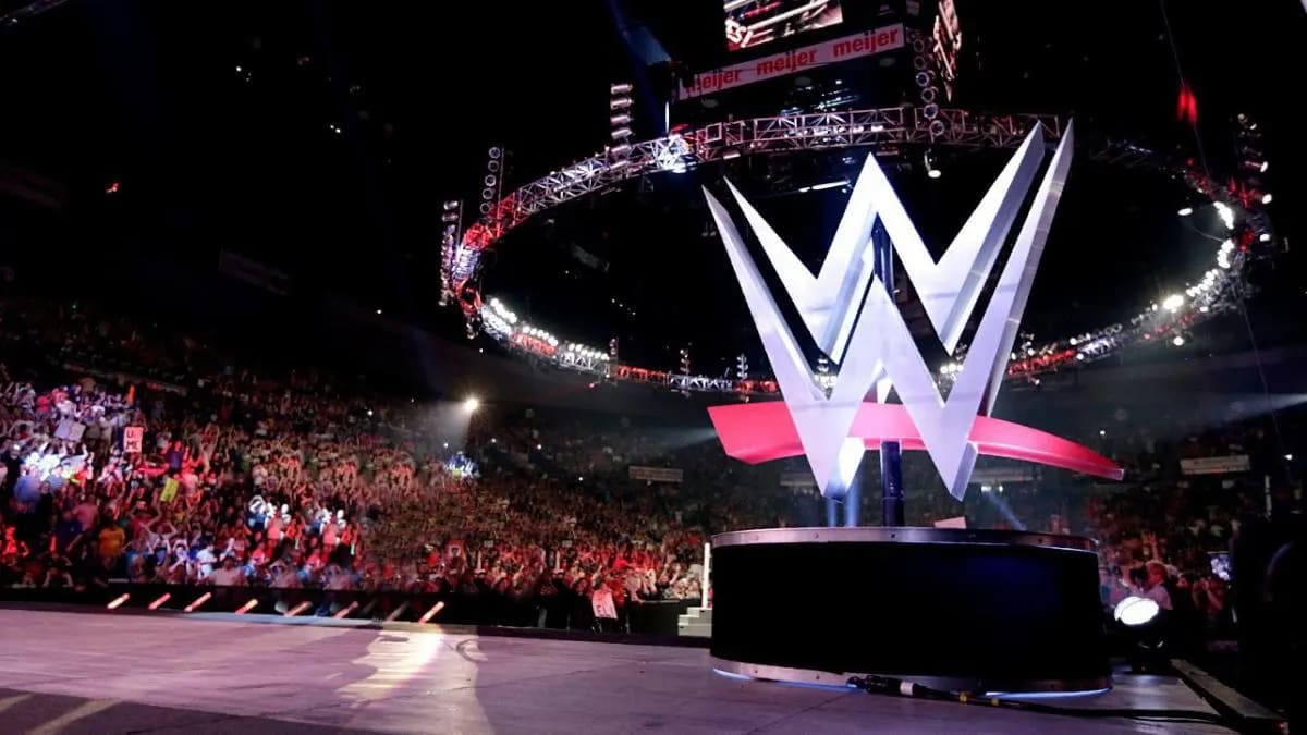 Se han completado varios rediseños del cinturón del título de la WWE.