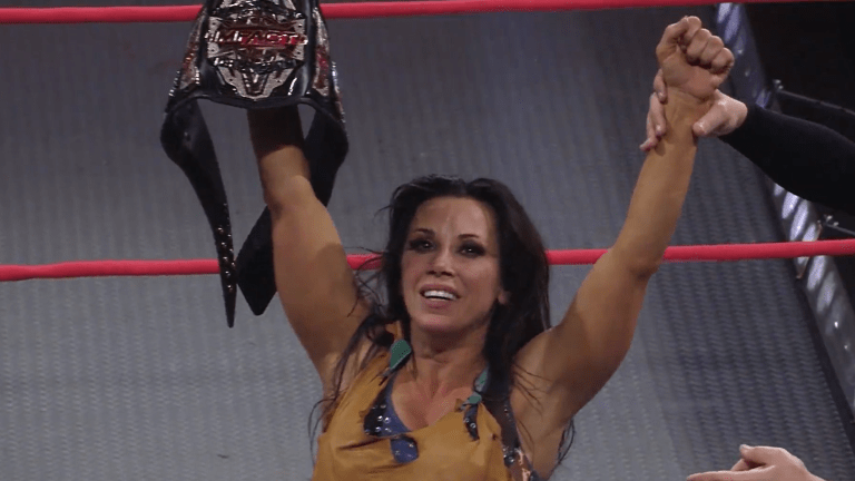 Mickie James wins Knockouts Championship at Impact Hard To Kill PPV
