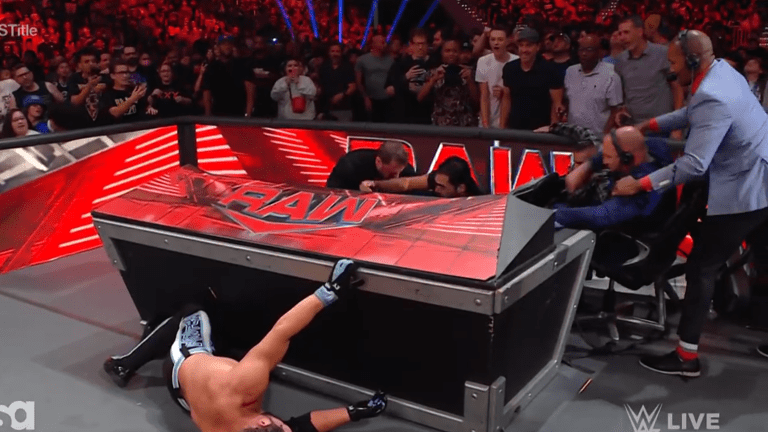 Dexter Lumis jumps the rail, gets swarmed by security during WWE Raw