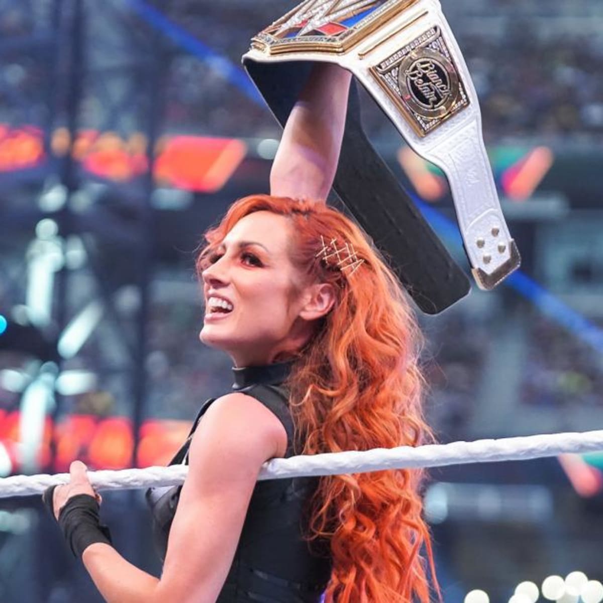 BECKY LYNCH'S DARK TURN! Becky Lynch Receives Unbelievable NEW LOOK and HEEL  TURN - WWE - YouTube
