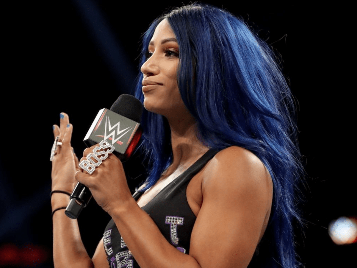 WWE fans left in shock as Sasha Banks shows off dramatic new look