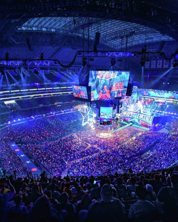 WWE WrestleMania crowd stadium