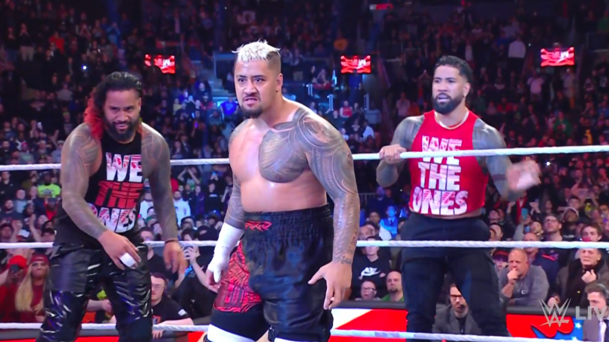 Jey Uso attacks Sami Zayn and rejoins The Bloodline during WWE Monday