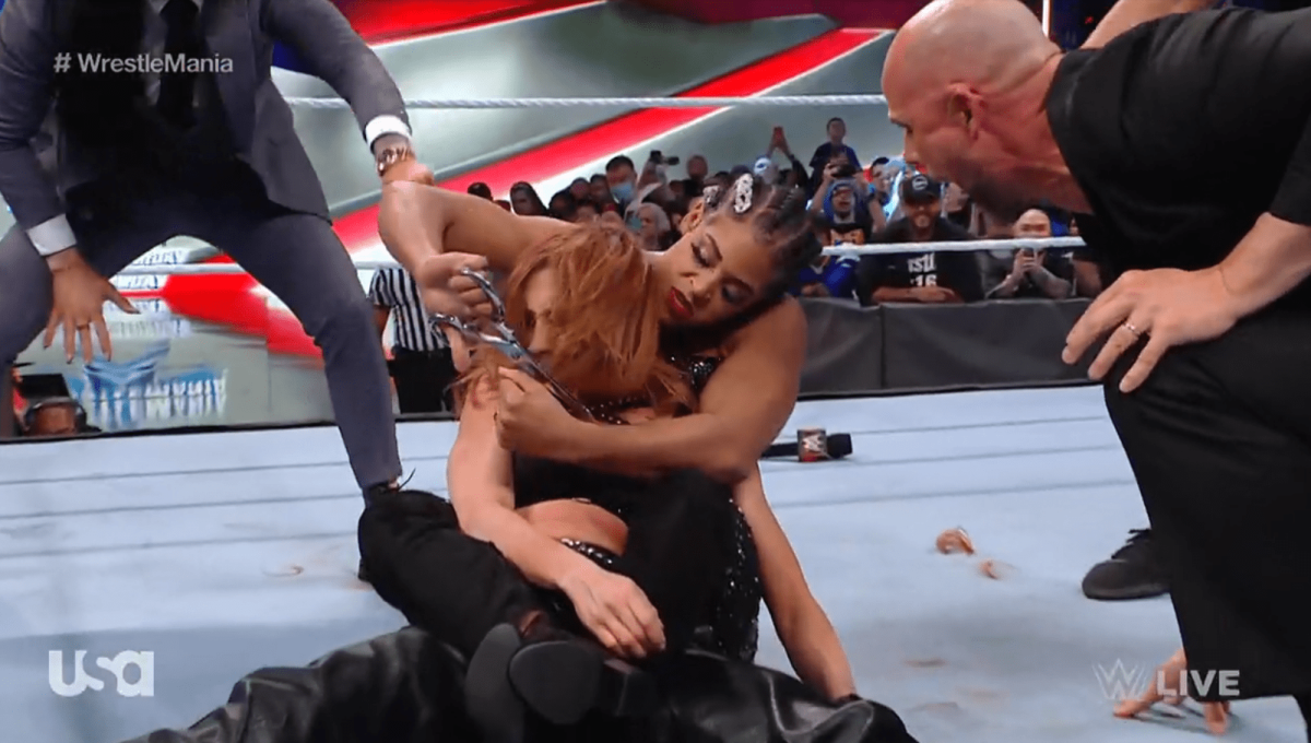 Bianca Belair cut off Becky Lynch's hair ahead of WWE WrestleMania match -  Wrestling News | WWE and AEW Results, Spoilers, Rumors & Scoops