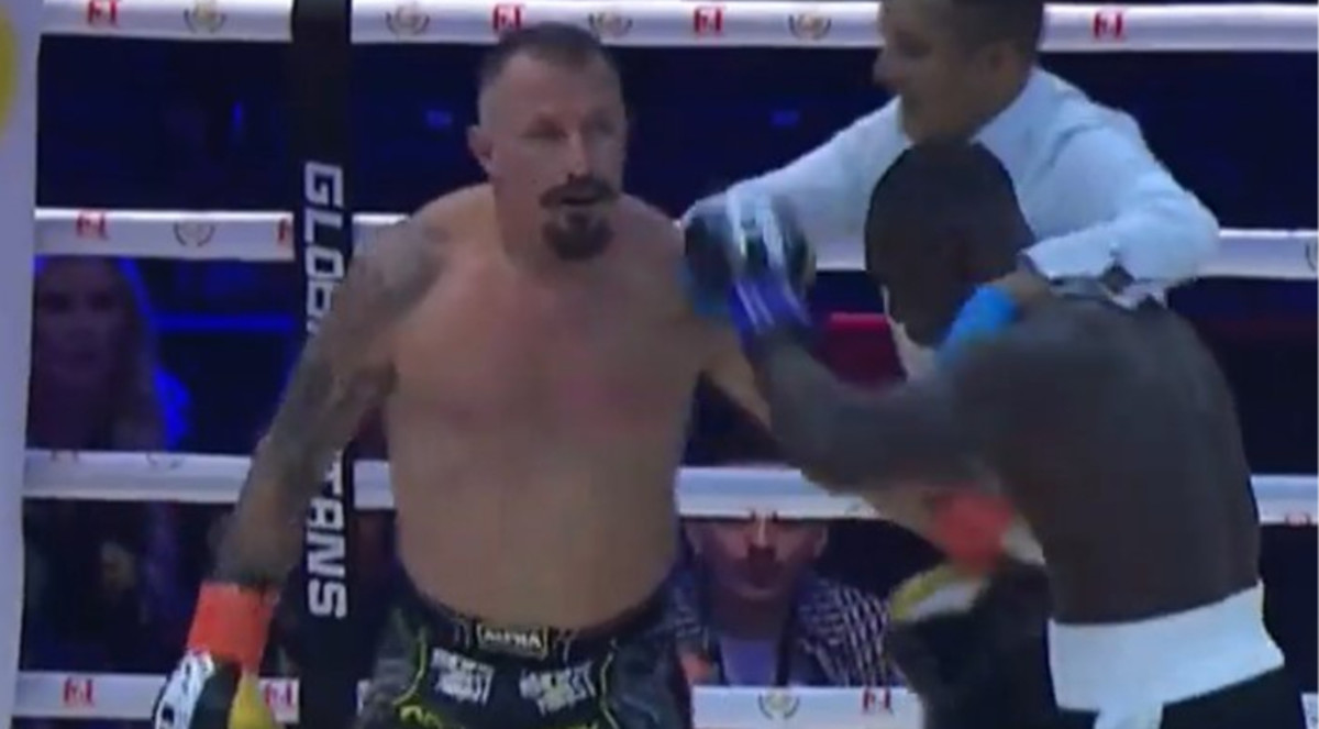 Photo of Former WWE/AEW star Bobby Fish earned a TKO victory in his professional boxing debut
